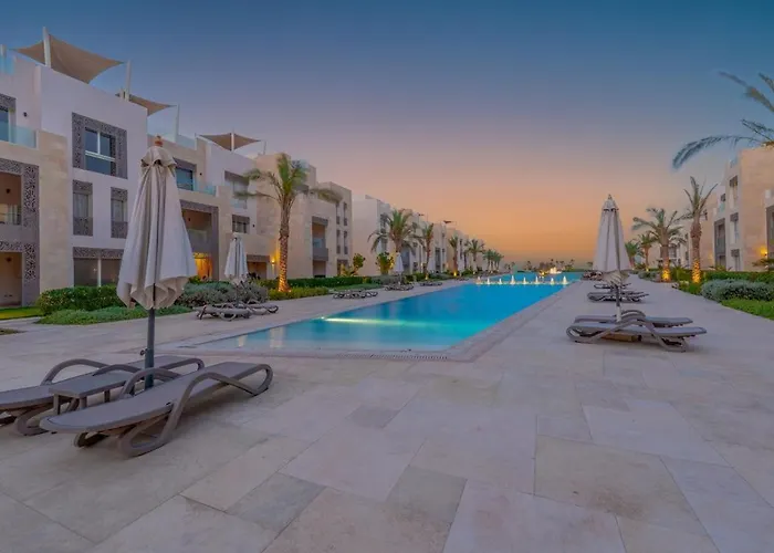 Two-bedroom Apartment, Ground Floor, Overlooking The Sea Apartment