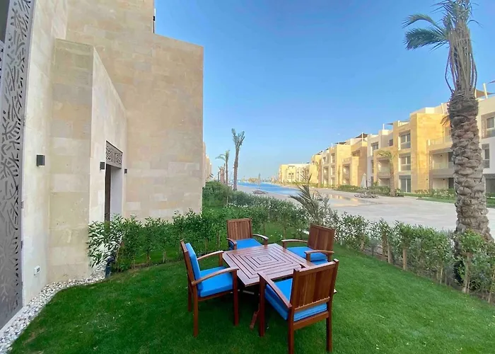 Apartment Two-bedroom Apartment, Ground Floor, Overlooking The Sea *