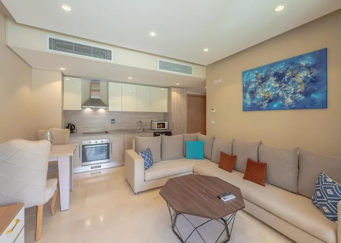 Two-bedroom Apartment, Ground Floor, Overlooking The Sea Apartment *