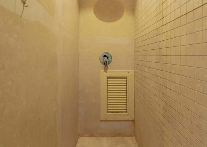 Two-bedroom Apartment, Ground Floor, Overlooking The Sea Apartment *