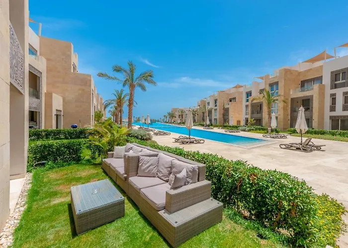 Two-bedroom Apartment, Ground Floor, Overlooking The Sea Apartment