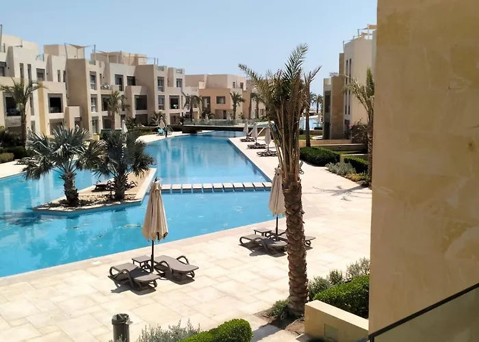 Two-bedroom Apartment, Ground Floor, Overlooking The Sea *