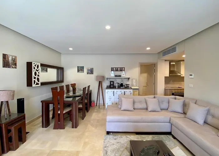 Apartment Two-bedroom Apartment, Ground Floor, Overlooking The Sea *