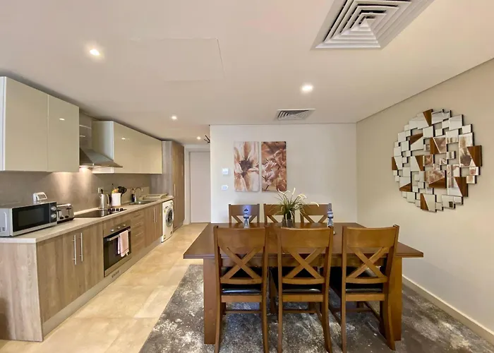 Two-bedroom Apartment, Ground Floor, Overlooking The Sea Apartment *