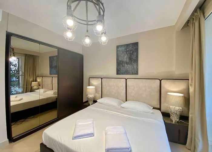Two-bedroom Apartment, Ground Floor, Overlooking The Sea Apartment