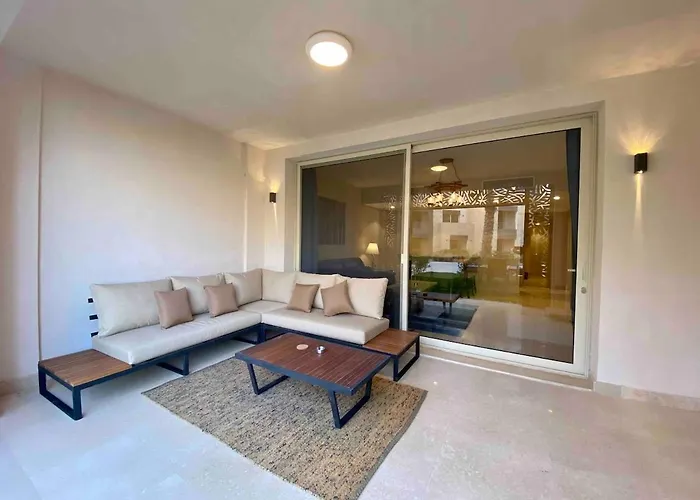 Two-bedroom Apartment, Ground Floor, Overlooking The Sea *
