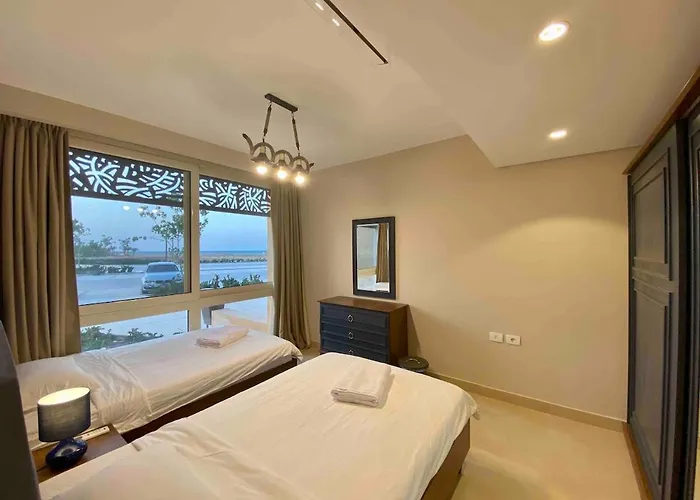 Two-bedroom Apartment, Ground Floor, Overlooking The Sea Apartment