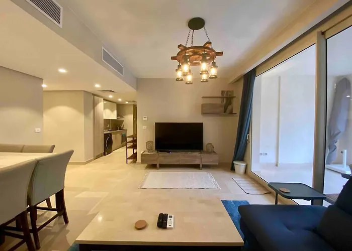 Two-bedroom Apartment, Ground Floor, Overlooking The Sea Apartment