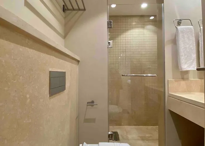 Two-bedroom Apartment, Ground Floor, Overlooking The Sea Apartment *