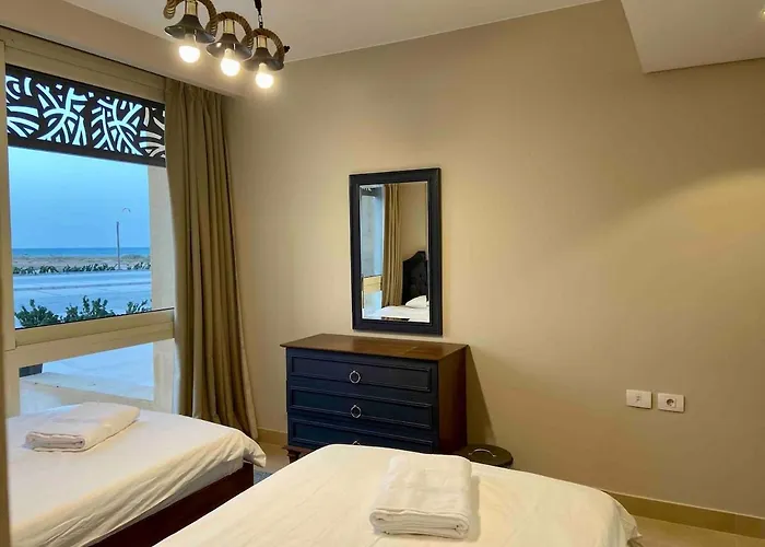 Apartment Two-bedroom Apartment, Ground Floor, Overlooking The Sea